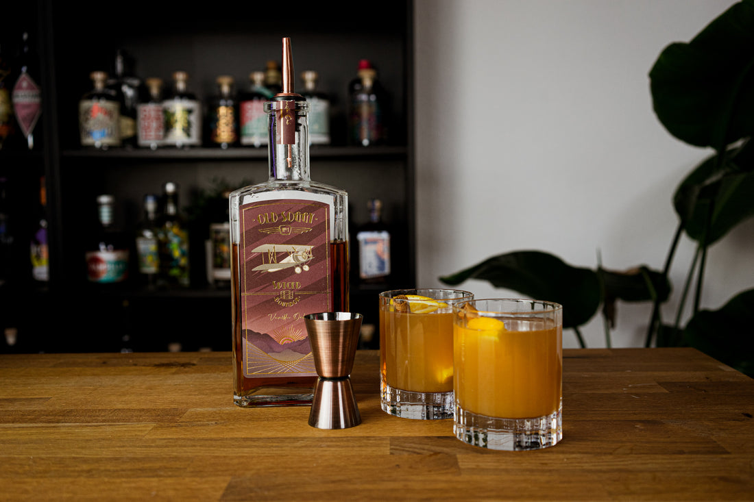 Hot Apple Bourbon Cocktail mit dem Old Soggy No.1 Spiced Bourbon Vanilla Oak