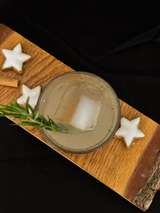White Christmas Bourbon Smash Cocktail Old Soggy Spiced Bourbon Weihnachtscocktail Wintercocktail